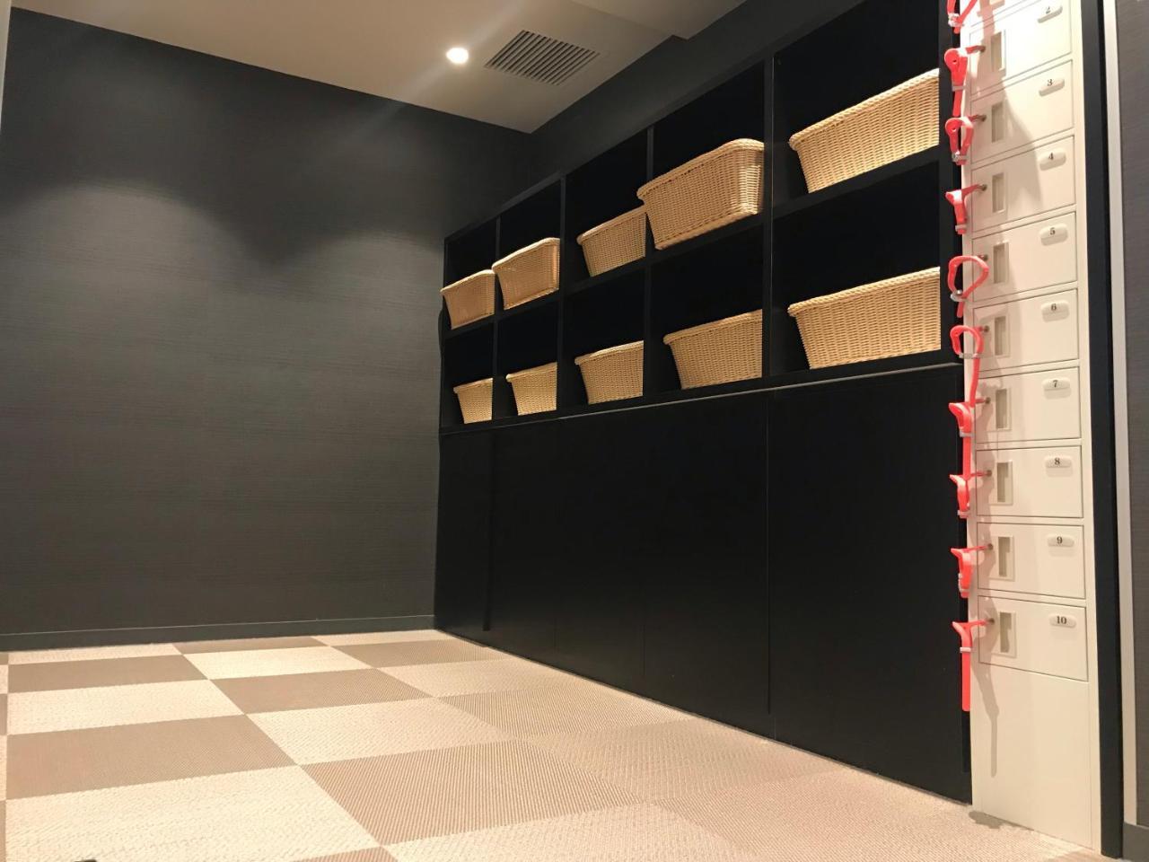First Nishiazabu Capsulehotel