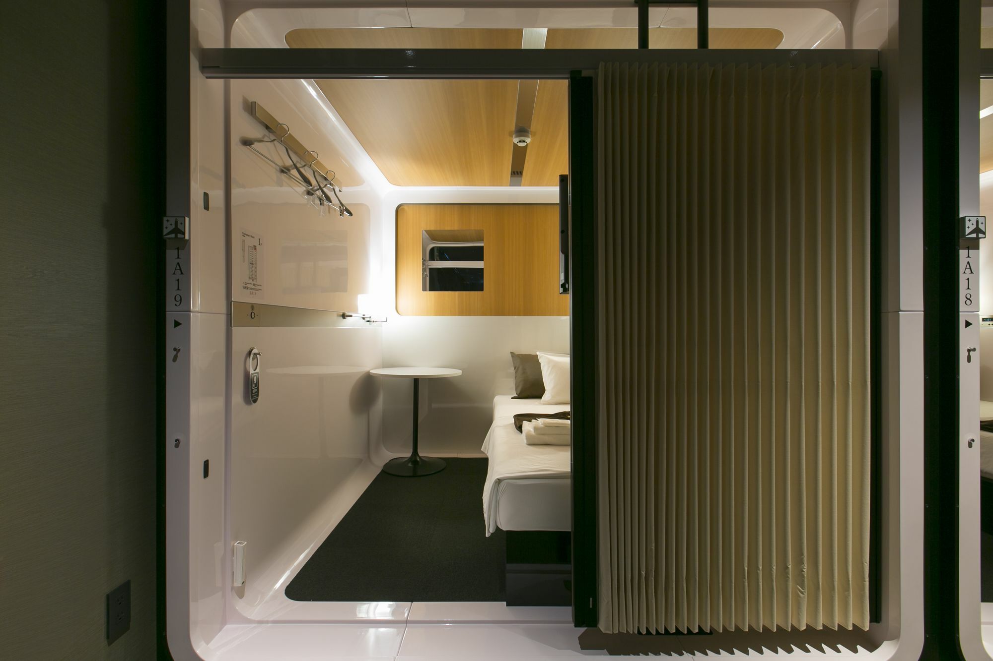 First Nishiazabu Capsulehotel